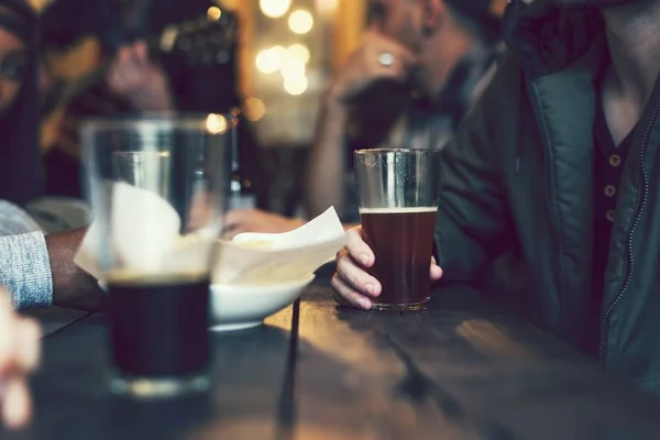 Group Friends Hanging Out Bar — Stock Photo, Image