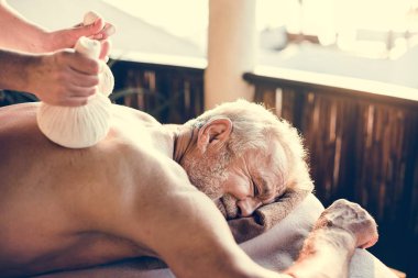 Bir Spa'da masaj masaj terapisti