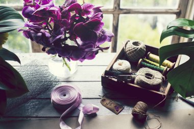 Evde DIY projeler için çalışma alanı