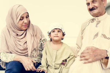 Müslüman dedesi onların torun ile