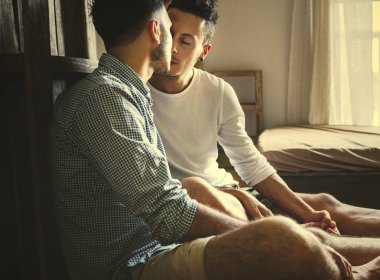 Aşık tatlı gay çift
