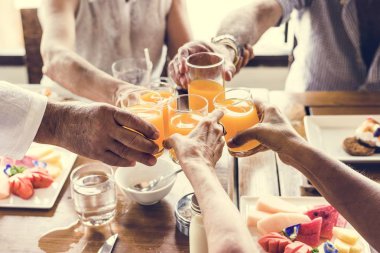 Üst düzey insanların kahvaltı keyfi