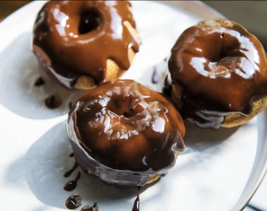 Ev yapımı çikolatalı çörek gıda fotoğraf tarifi fikir