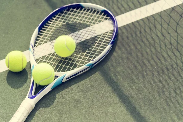 Tennisbälle Auf Einem Tennisplatz — Stockfoto