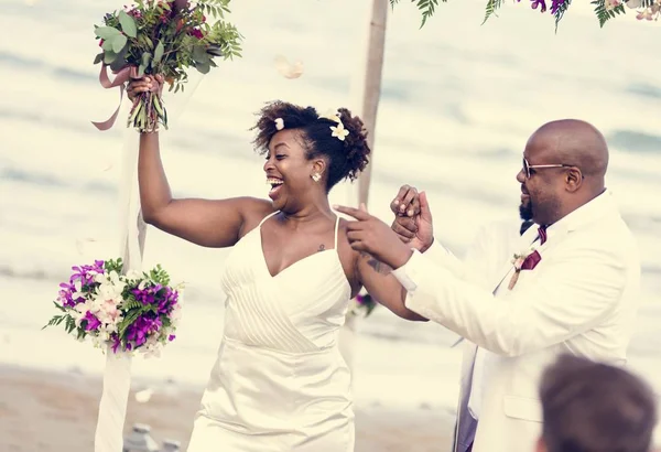 Afrikanisches Amerikanisches Paar Heiratet Strand — Stockfoto