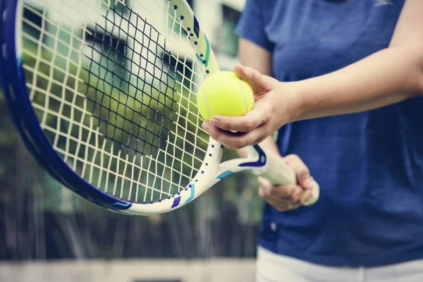 Jugador Preparándose Para Saque Tenis — Foto de Stock