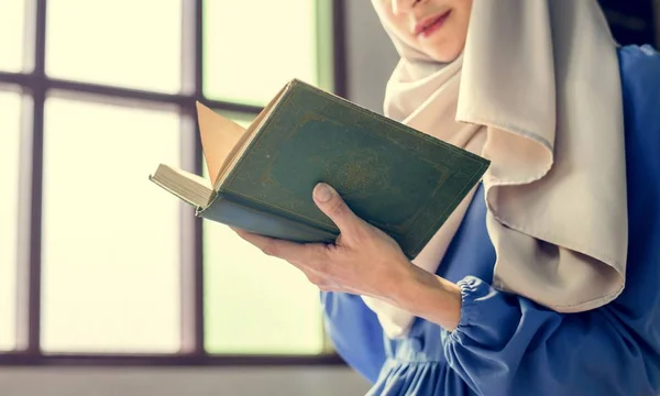 Muszlim Korán Olvasás — Stock Fotó