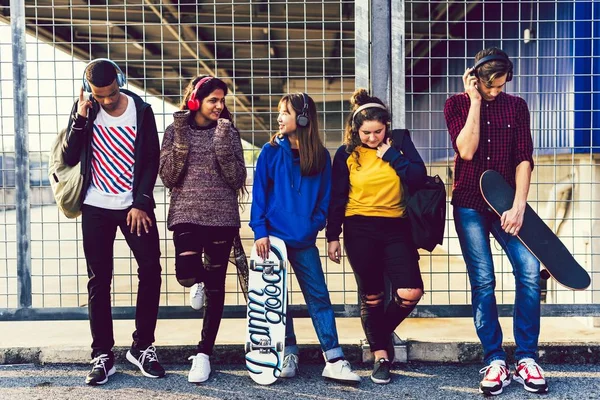 Les Amis Adolescence Traînant Après École — Photo