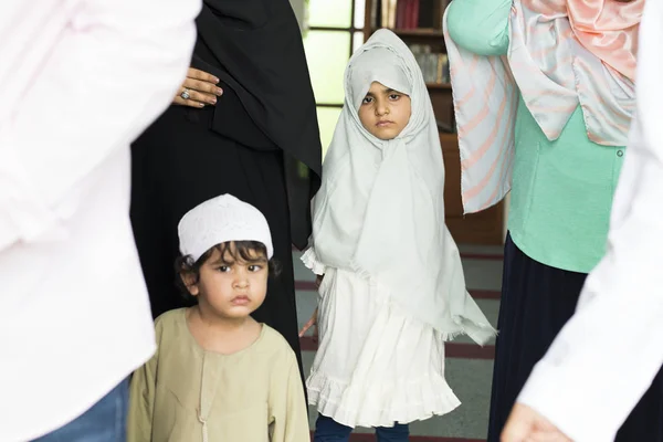 Camide Müslüman Çocuklar — Stok fotoğraf