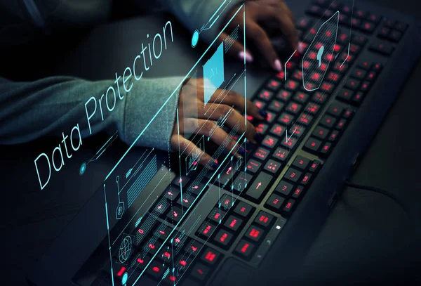 Hacker Tippen Auf Computertastatur — Stockfoto