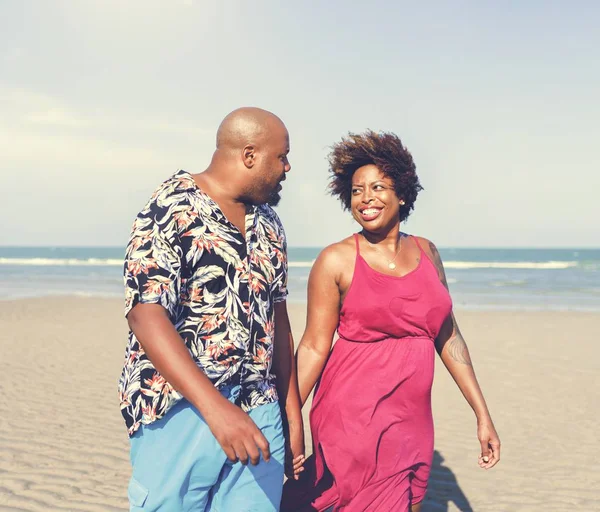 Afrikanisches Amerikanisches Paar Spaziert Strand — Stockfoto