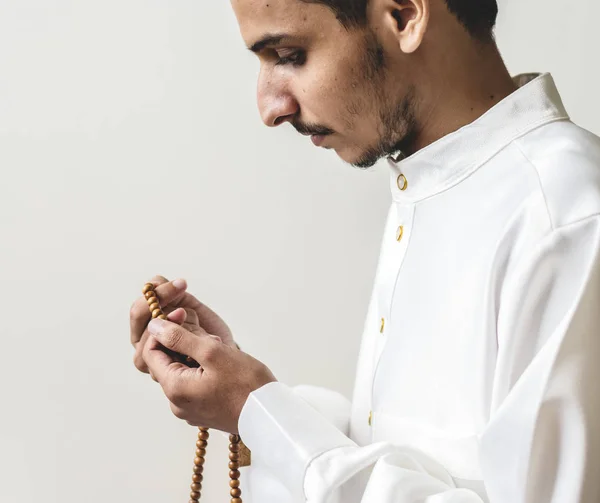 Uomo Musulmano Con Perline Preghiera — Foto Stock