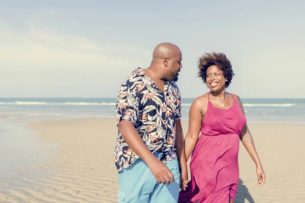 Afrikanisches Amerikanisches Paar Spaziert Strand — Stockfoto
