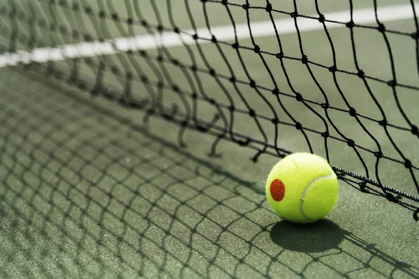 Tennisbal Een Tennisbaan — Stockfoto