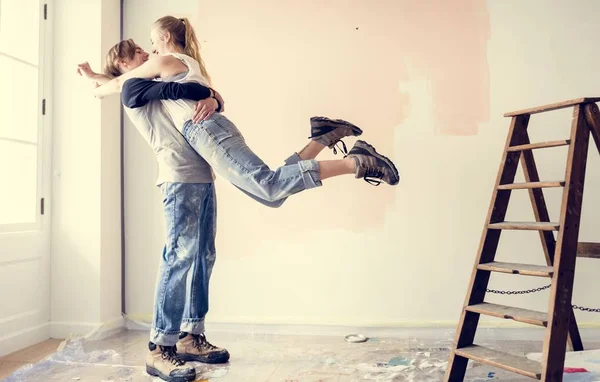 Gente Renovando Casa — Foto de Stock