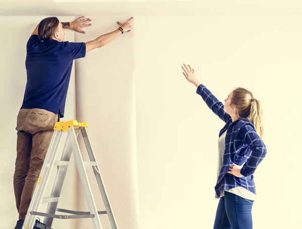 Couple Choosing House Wallpaper — Stock Photo, Image