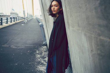 Onun yalnızlık Asyalı kadın