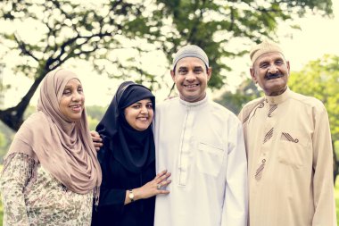 İyi zaman açık havada sahip Müslüman aile