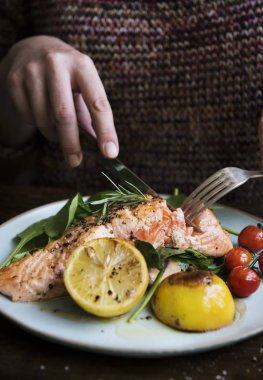 Pişmiş somon gıda fotoğraf tarifi fikir