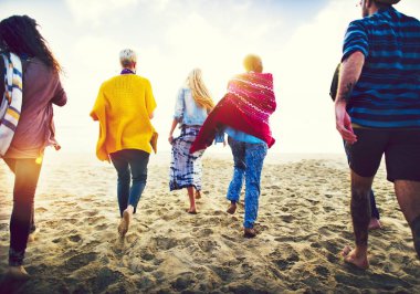 Akşam plajda harcama arkadaş