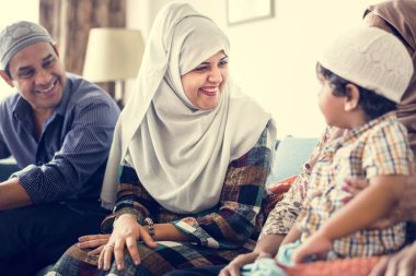 Müslüman anne ve oğlu