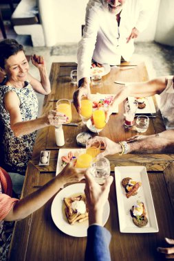 Üst düzey insanlar yemek kahvaltı