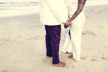 Afrika kökenli Amerikalı çift sahilde evleniyor