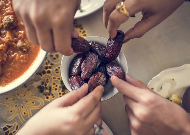 Aile tarihleri bir kâse paylaşımı