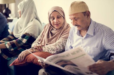 Müslüman aile haber okuma