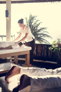 Bir Spa'da masaj masaj terapisti