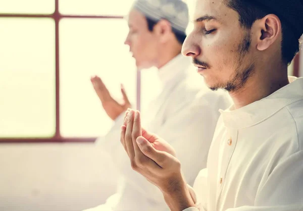 Homens Muçulmanos Fazendo Dua Alá — Fotografia de Stock