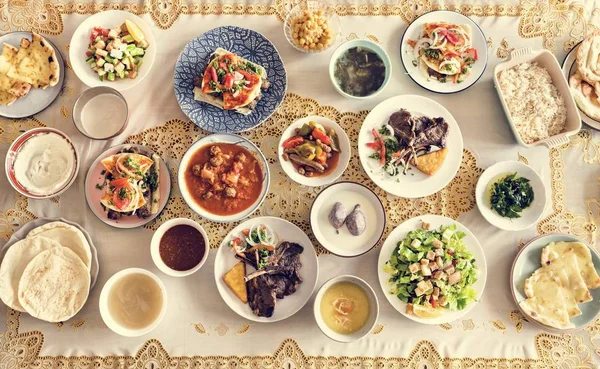 Deliciosa Comida Para Una Fiesta Del Ramadán — Foto de Stock