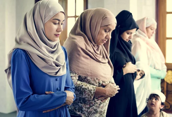 Muslime Beten Der Moschee — Stockfoto