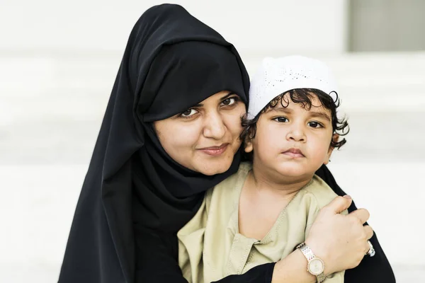 Мусульманская Мать Сын — стоковое фото