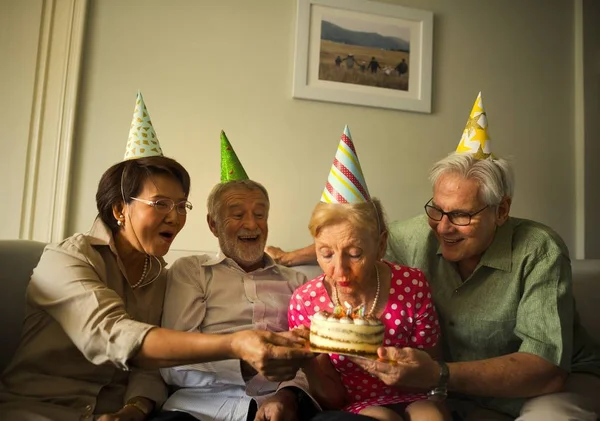 Idősek Szülinapját Ünnepli — Stock Fotó
