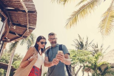 Bir balayı gezisine çift