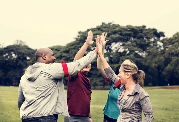 Diverses Personnes Faisant Haut Cinq — Photo