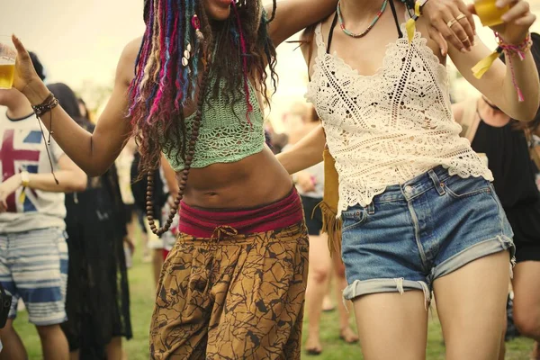 Friends Having Fun Music Festival — Stock Photo, Image