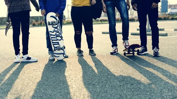 Groep Van School Vrienden Buiten Levensstijl — Stockfoto