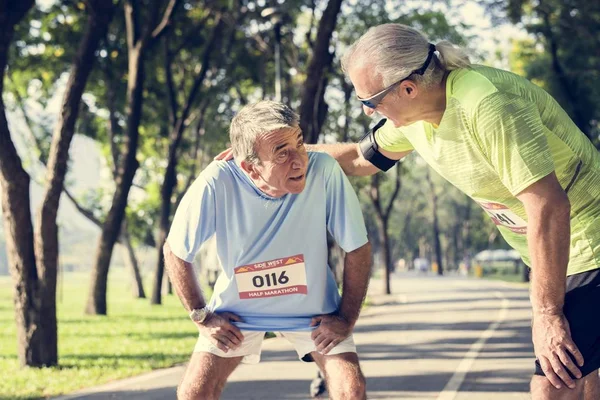 Exhausted Senior Runner Park — Stock Photo, Image