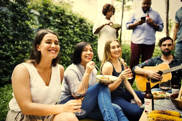 Vänner Att Kul Sommarfest — Stockfoto