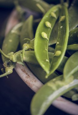 Yeşil bezelyeleri kapat.