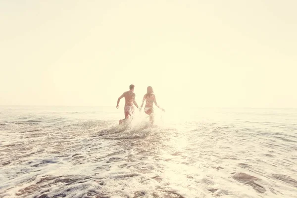 Happy Couple Running Water — Stock Photo, Image