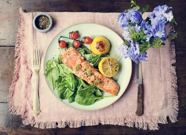 鮭のグリル料理の写真のレシピアイデア — ストック写真