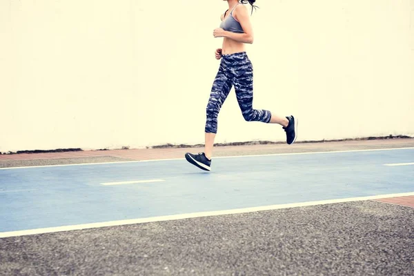 White Woman Running Track — Stock Photo, Image