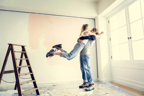 Gente Renovando Casa — Foto de Stock