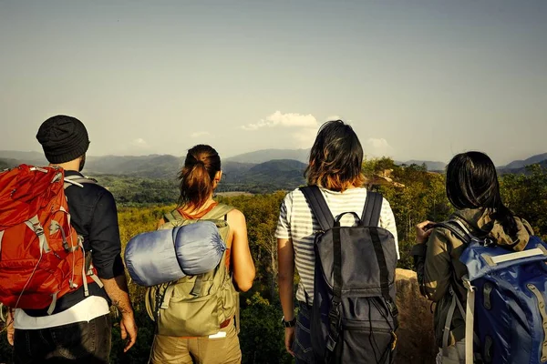 Nejlepší Přátelé Společně Cestující Horách — Stock fotografie