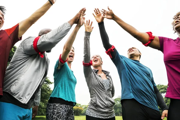 Équipe Diversifiée Empilant Leurs Mains — Photo