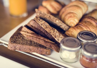 Bir otel kahvaltıda ev yapımı hamur işleri