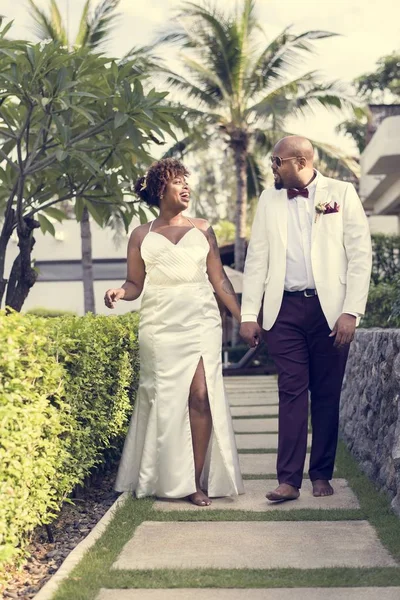 Afrika kökenli Amerikalı çift bir Adası'nda evleniyor